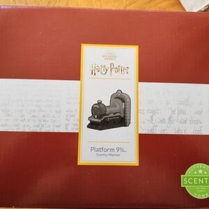 Harry Potter Platform 9¾ Scentsy Warmer